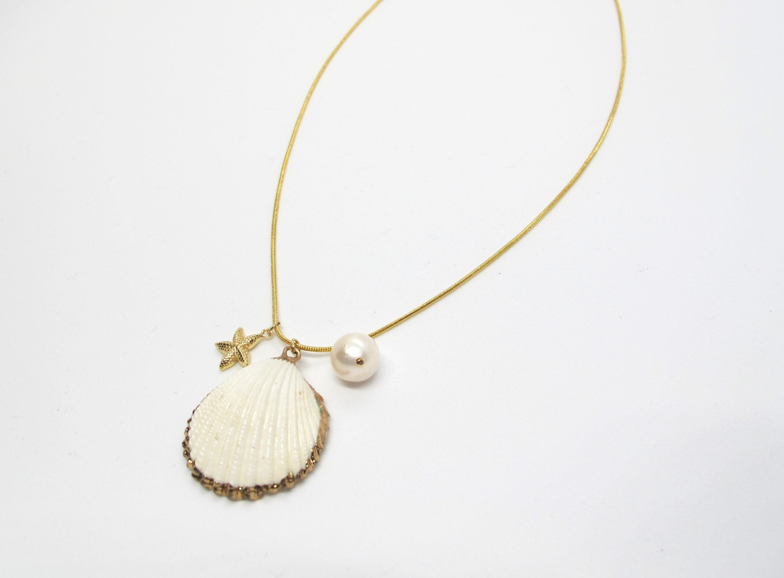 Shell necklace with pearl – Maui