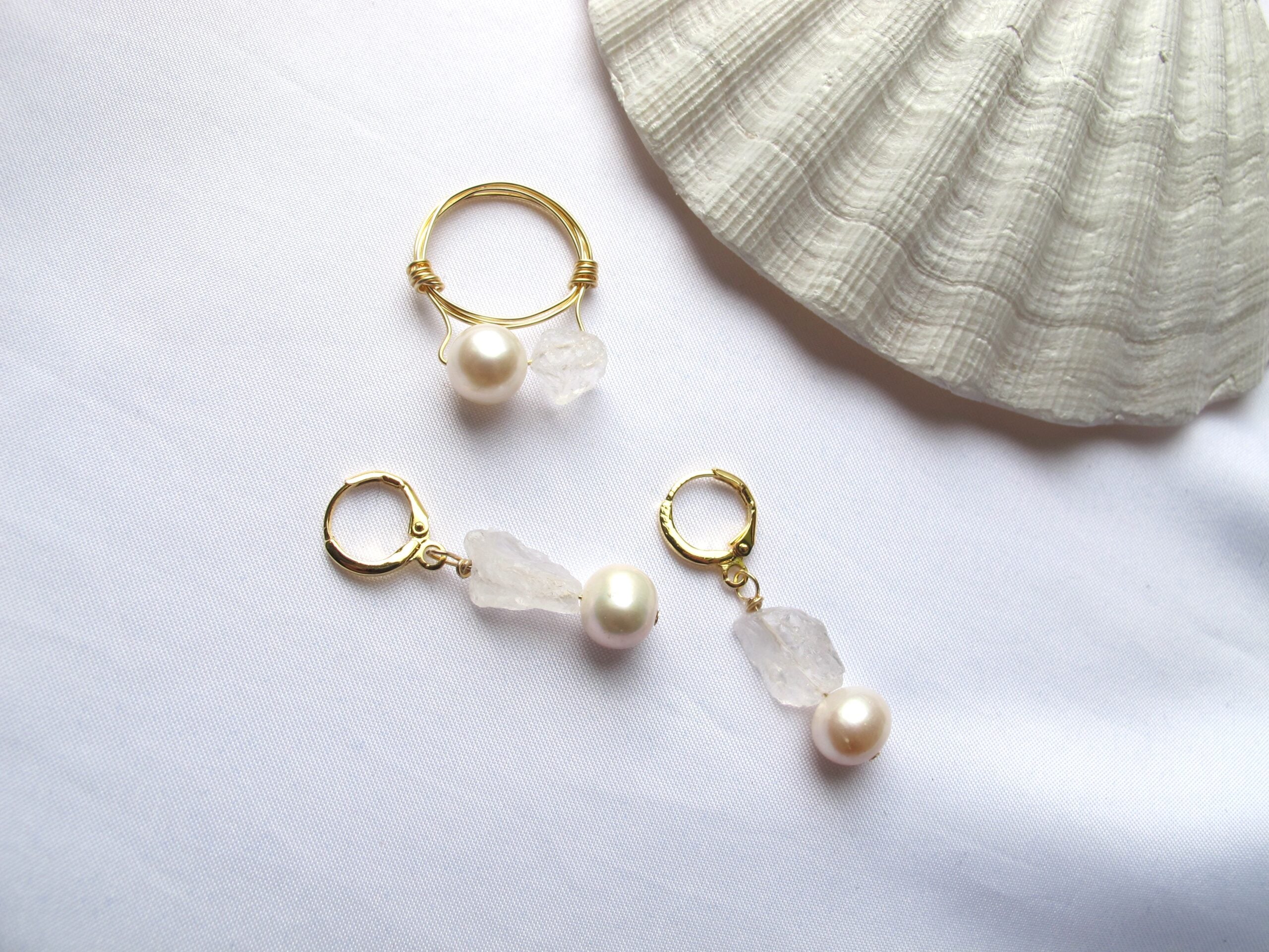 Pearl with stone ring and earrings set – Kraków