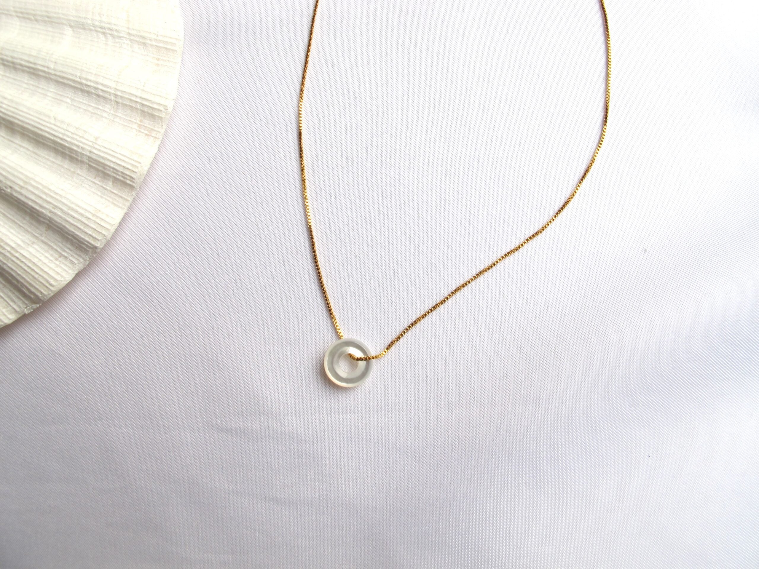 14K Gold Circle Jade Stone Necklace – Cancun