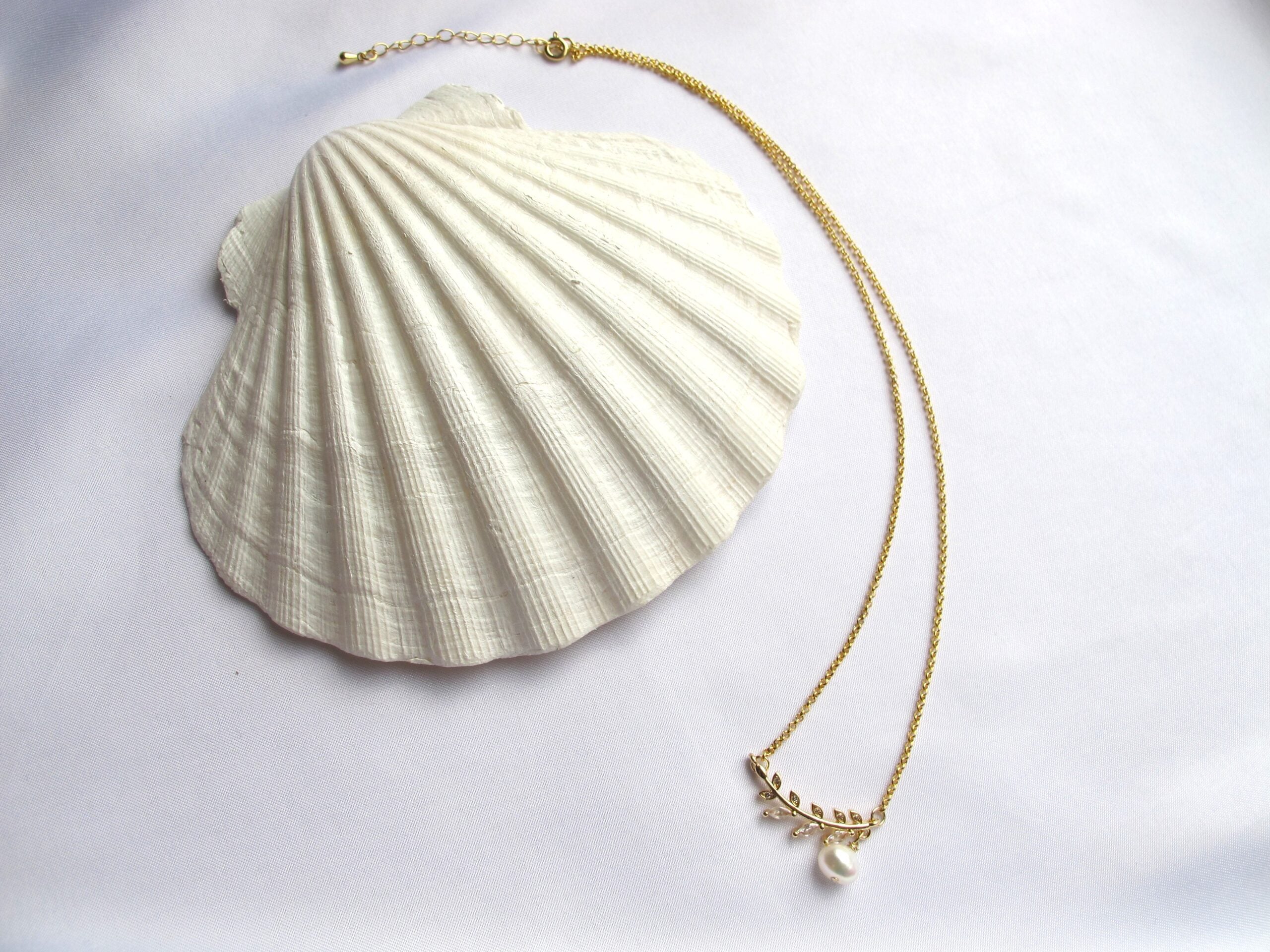 18K Gold Laurel with natural pearl necklace – Florence