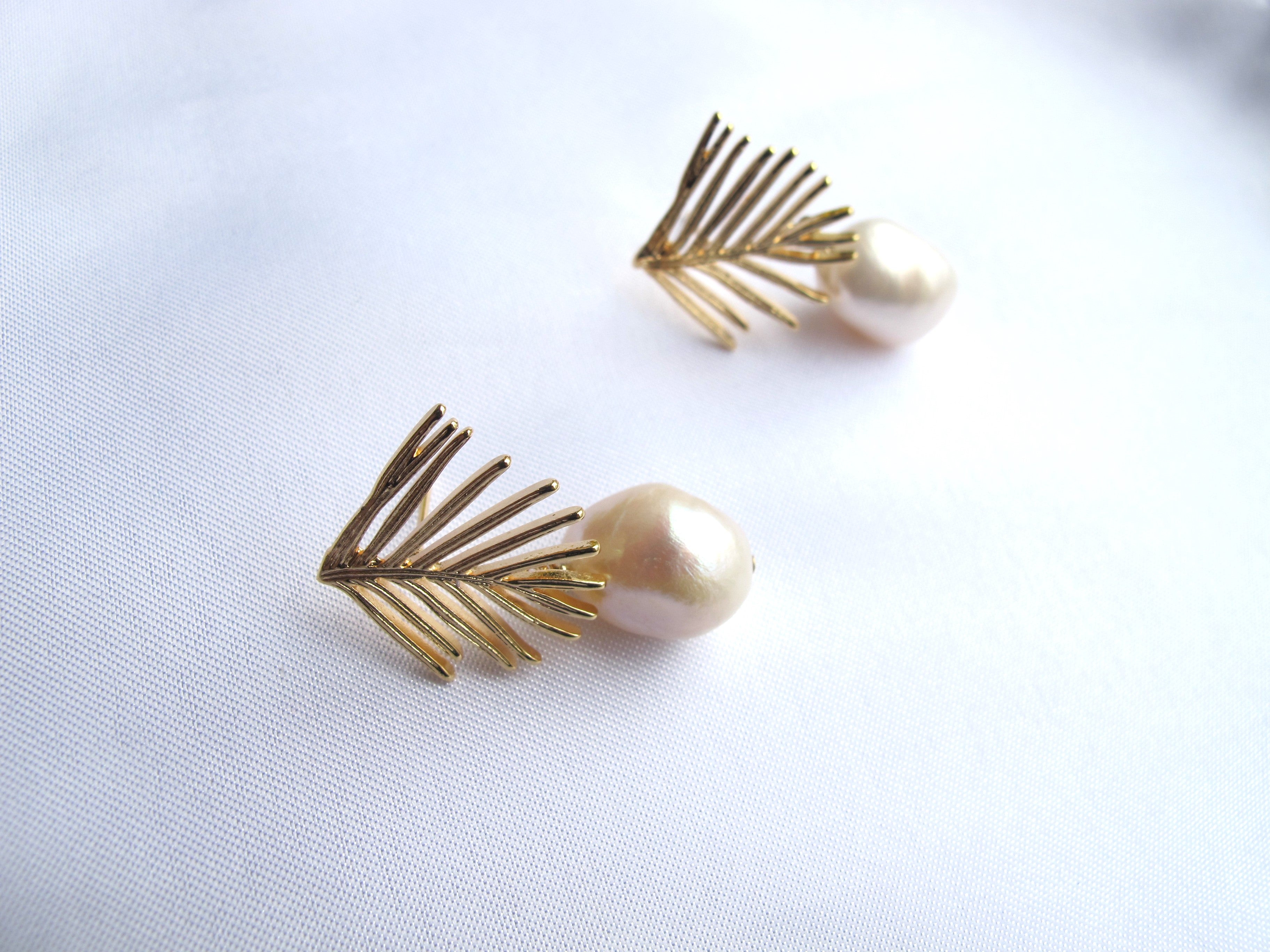 14k Gold fresh water pearls abies leaf earrings